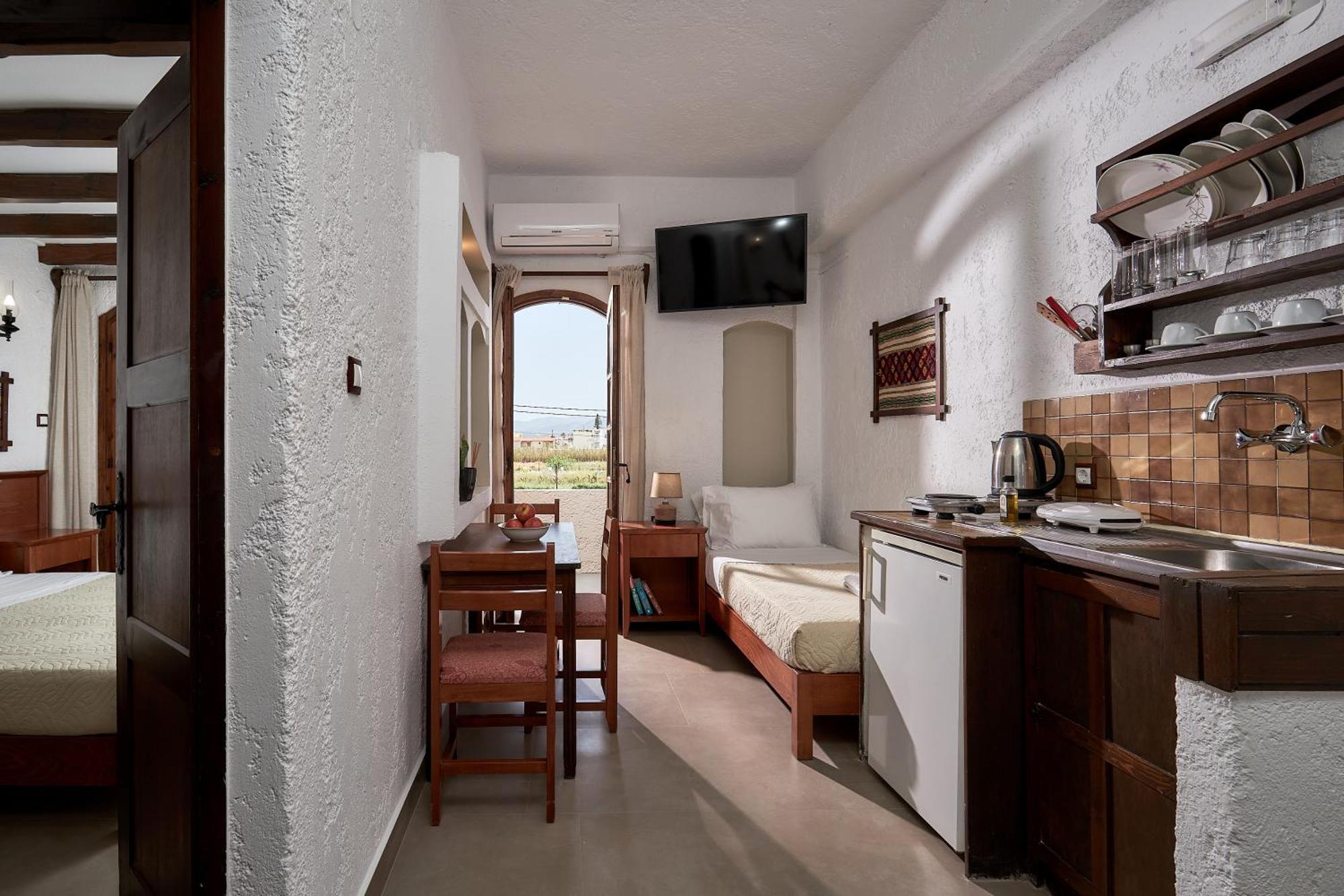 Mila Malia Studios Hotel エクステリア 写真