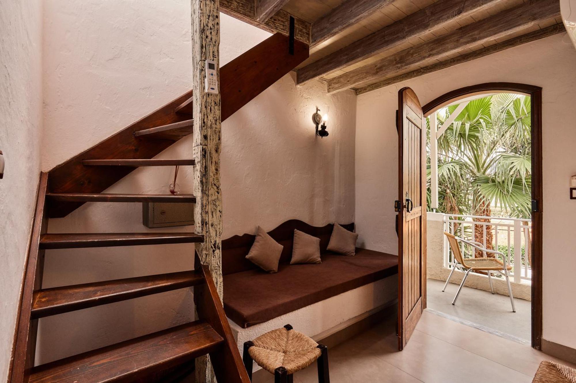 Mila Malia Studios Hotel エクステリア 写真