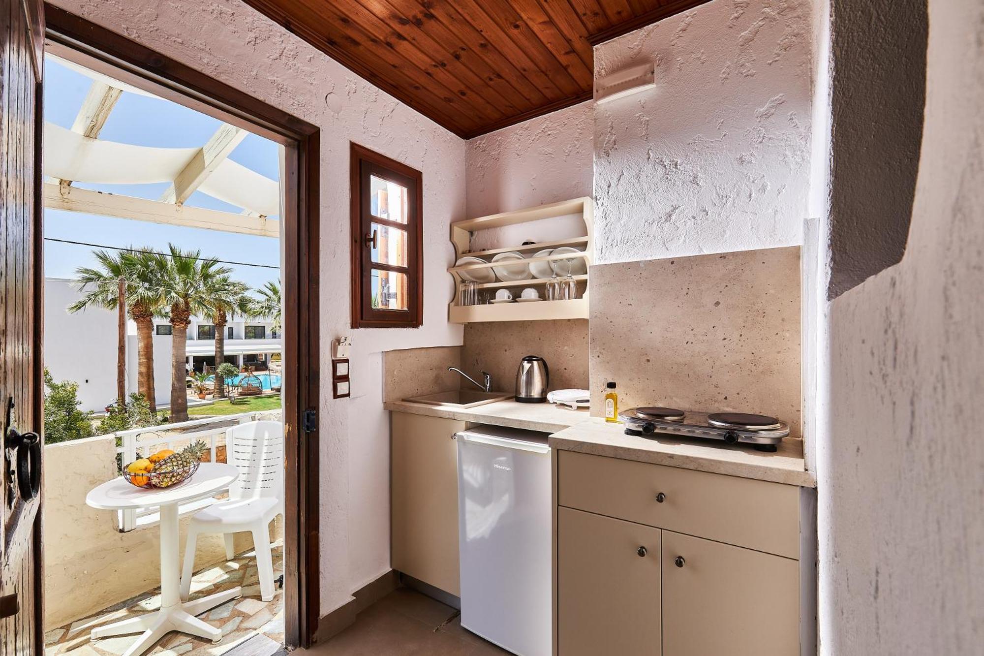 Mila Malia Studios Hotel エクステリア 写真