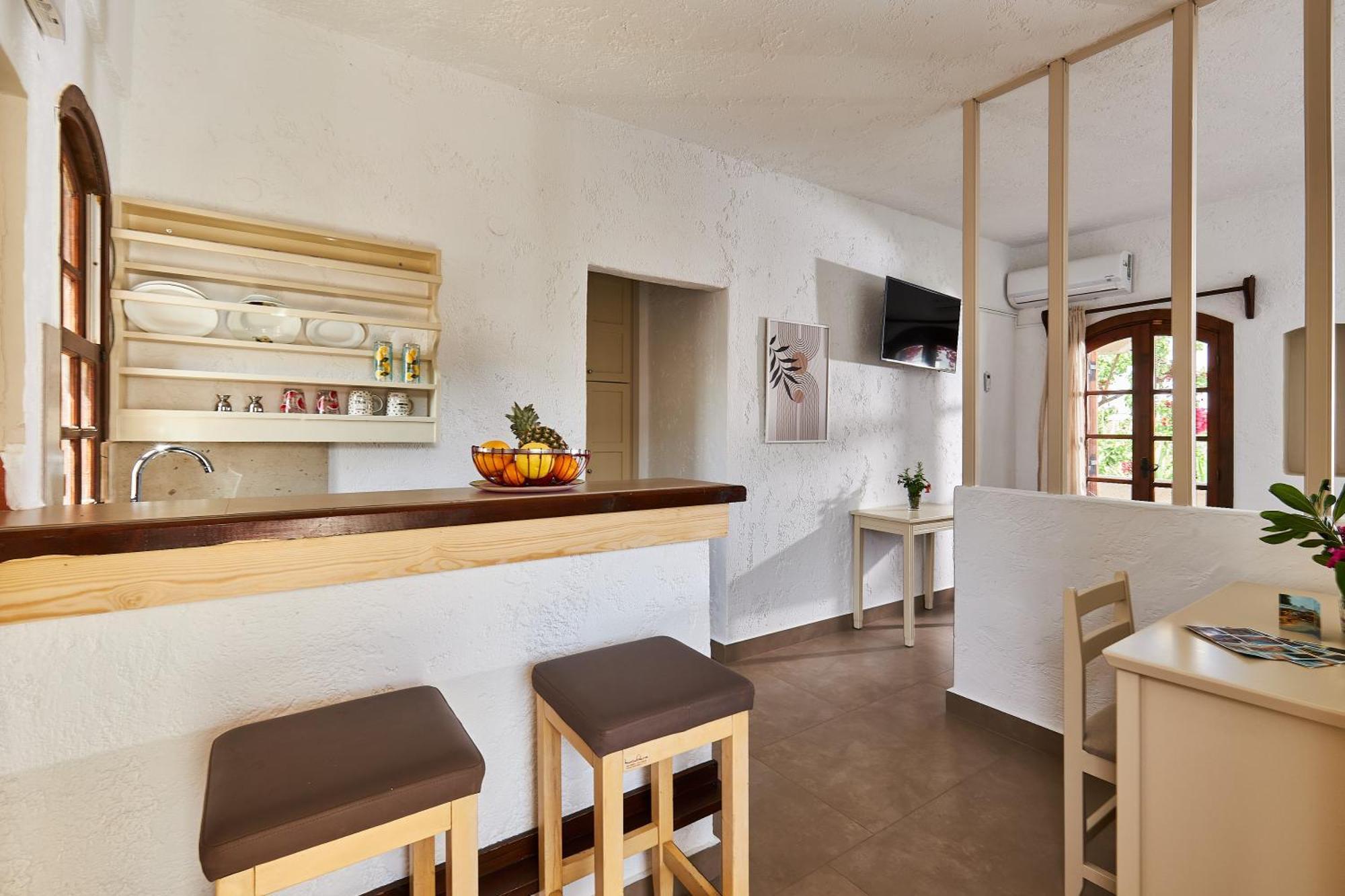 Mila Malia Studios Hotel エクステリア 写真